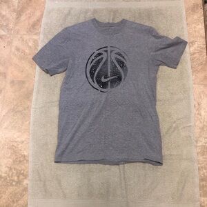 Nike Gray Short Sleeve Men's Tee